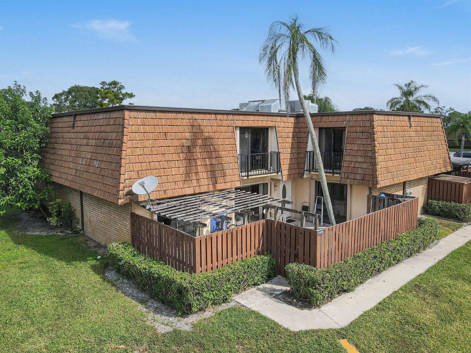 2406 24th Lane, FL 33463 photo 5