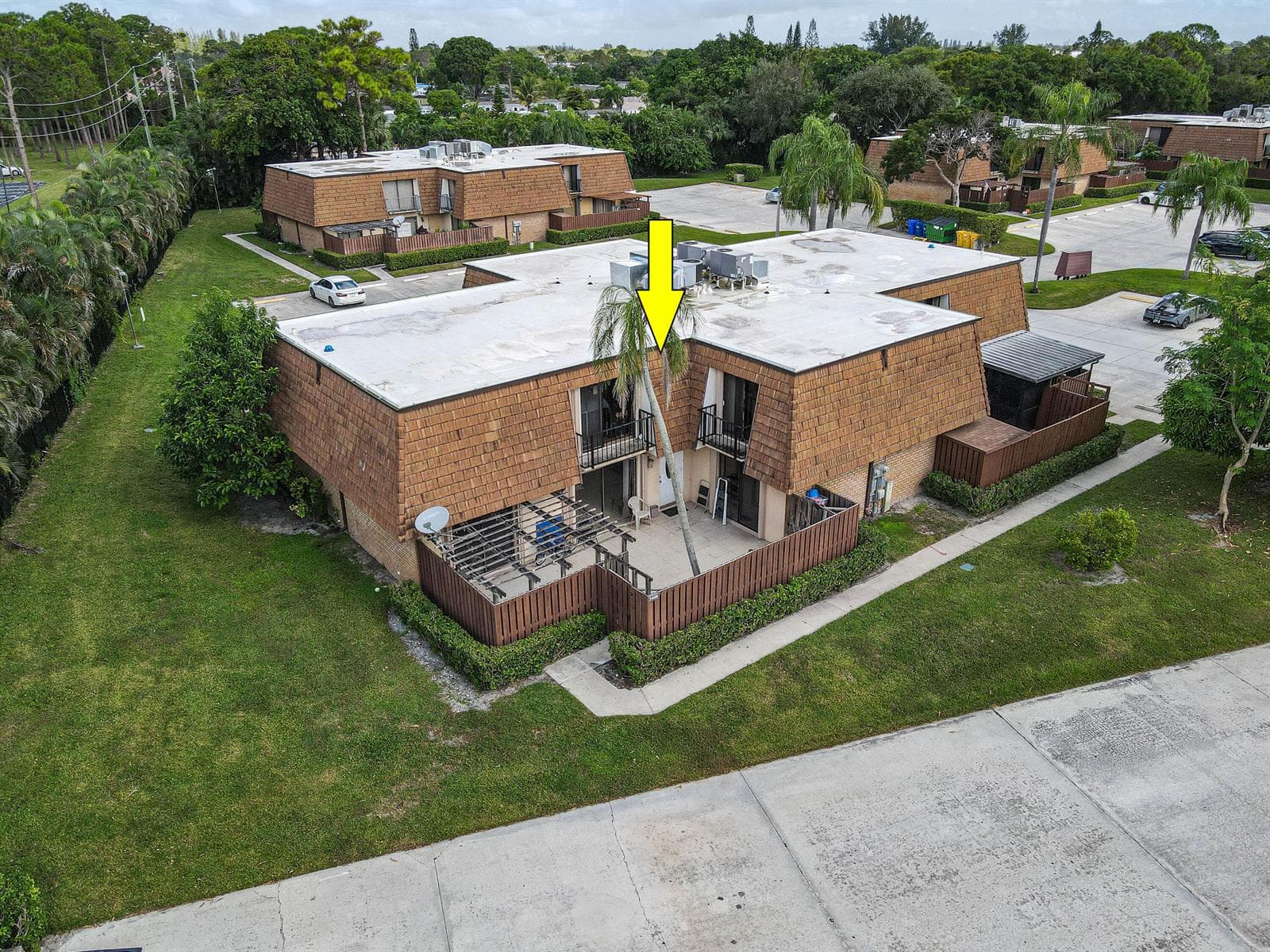 2406 24th Lane, FL 33463 photo 4
