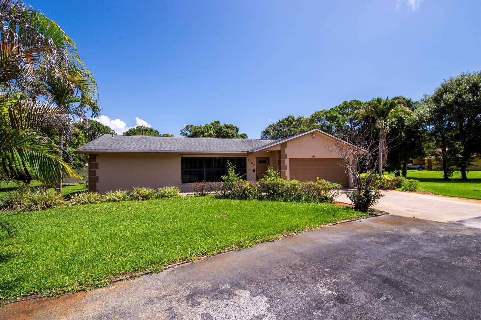 7107 181st Street N, Jupiter, FL 33458 photo 4