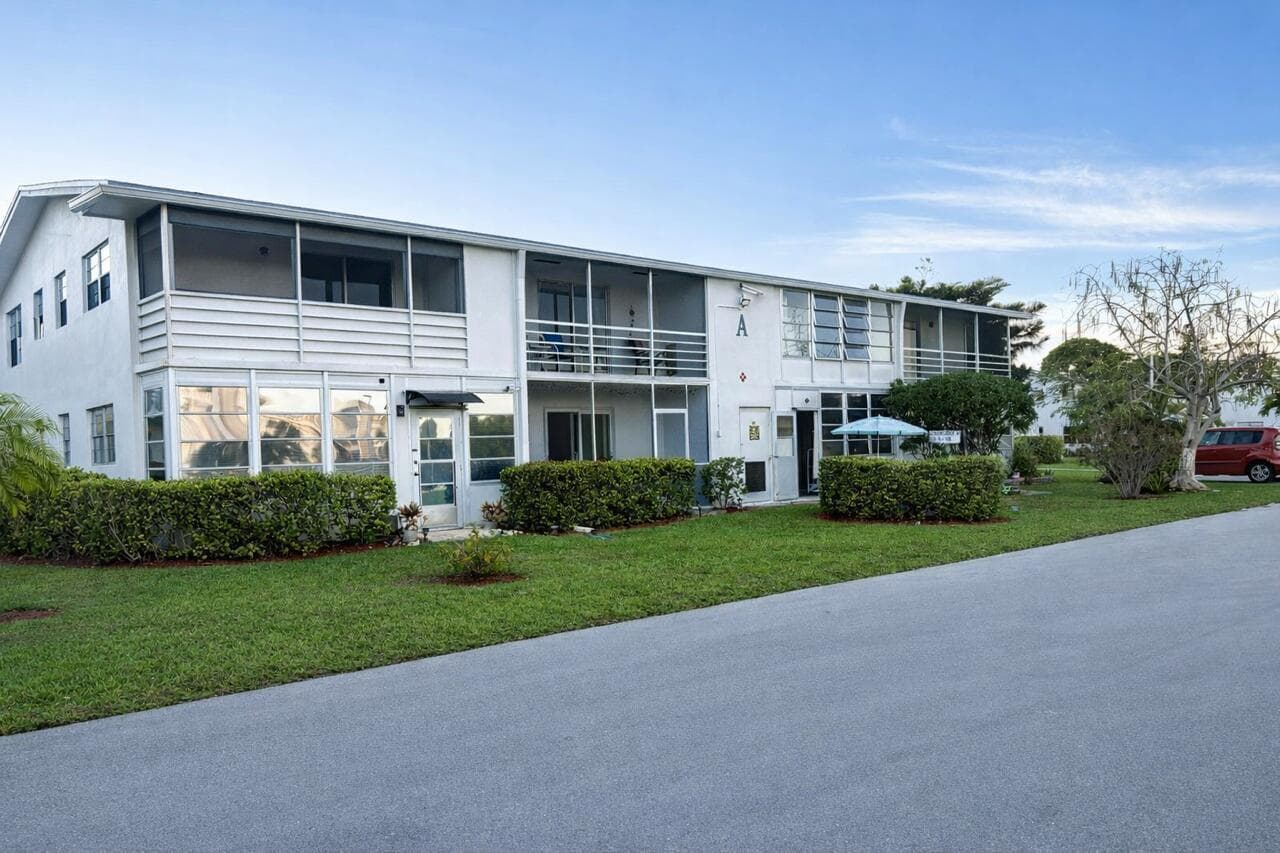 7 Lyndhurst A, Deerfield Beach, FL 33442 photo 5