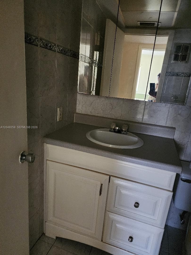1621 NW 46th Ave # 102, Lauderhill, FL 33313 photo 4