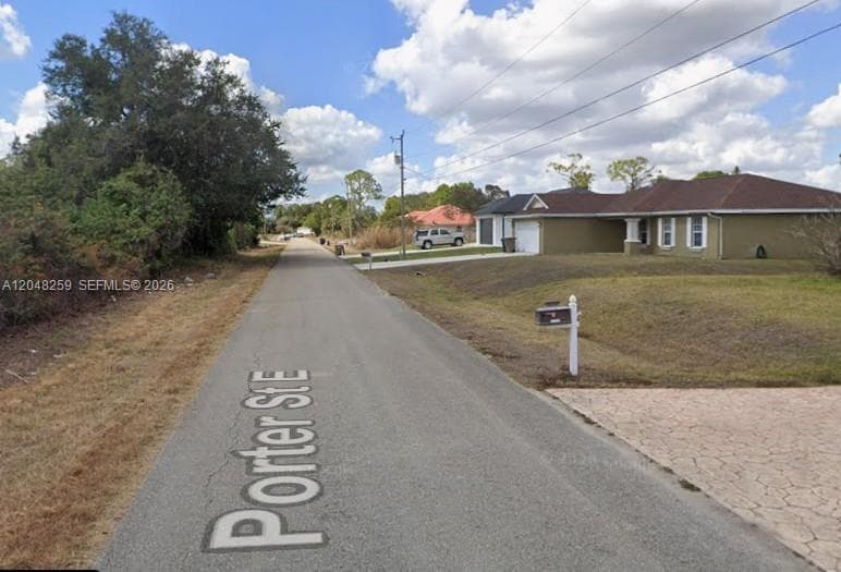 820 Porter ST E, Lehigh Acres, FL 33974 photo 5