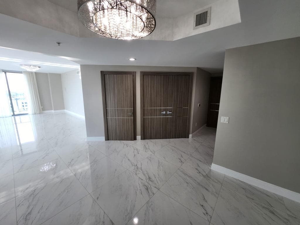 17301 Biscayne Boulevard # 1202, North Miami Beach, FL 33160 photo 3