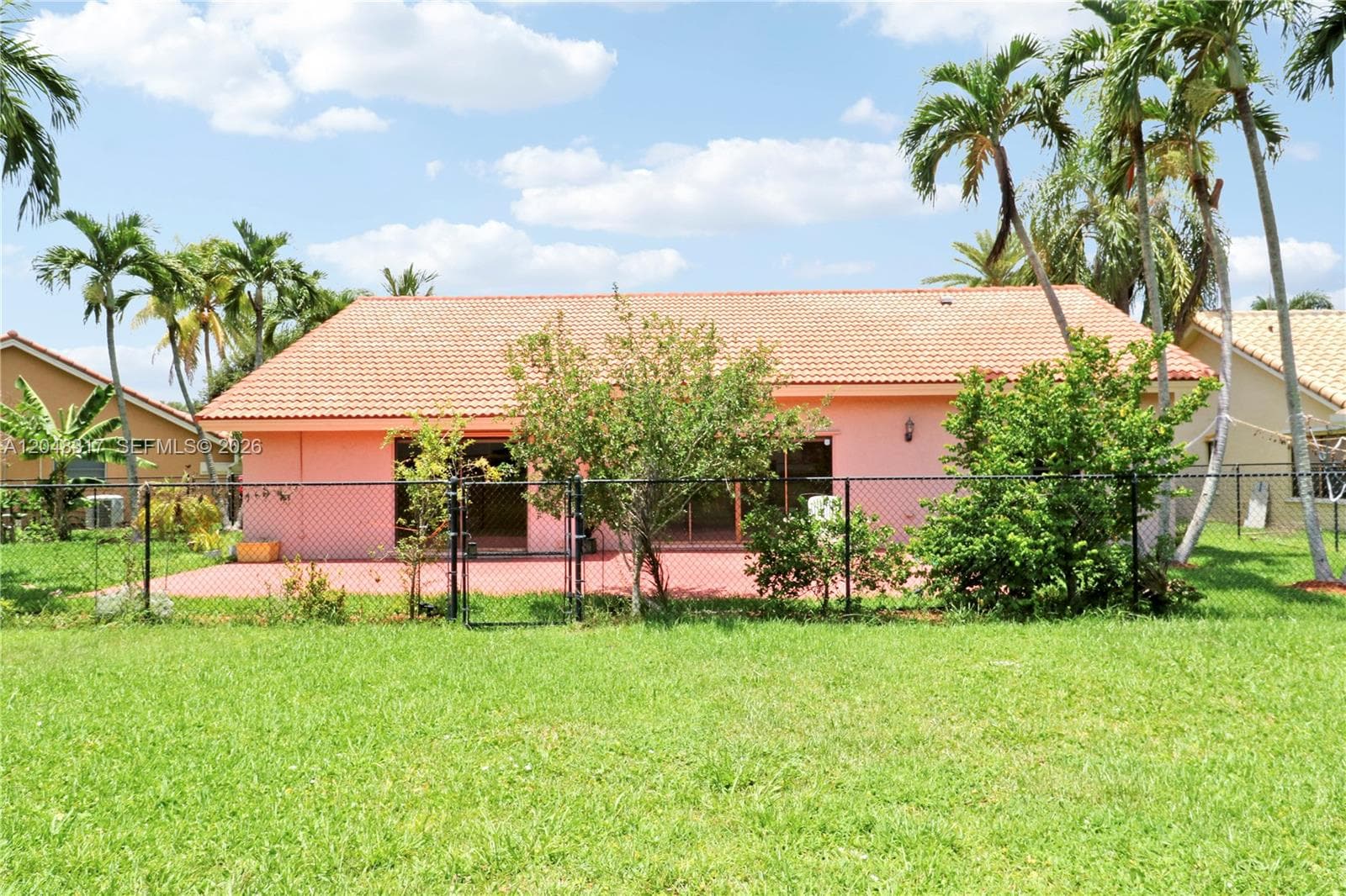 9496 Sun Pointe Dr, Boynton Beach, FL 33437 photo 2