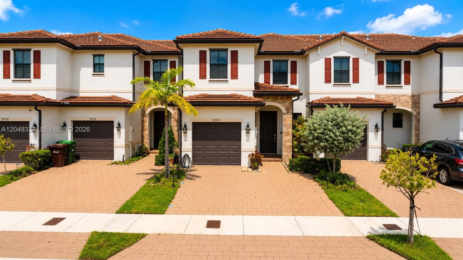 10934 W 33rd Way, Hialeah, FL 33018 photo 2