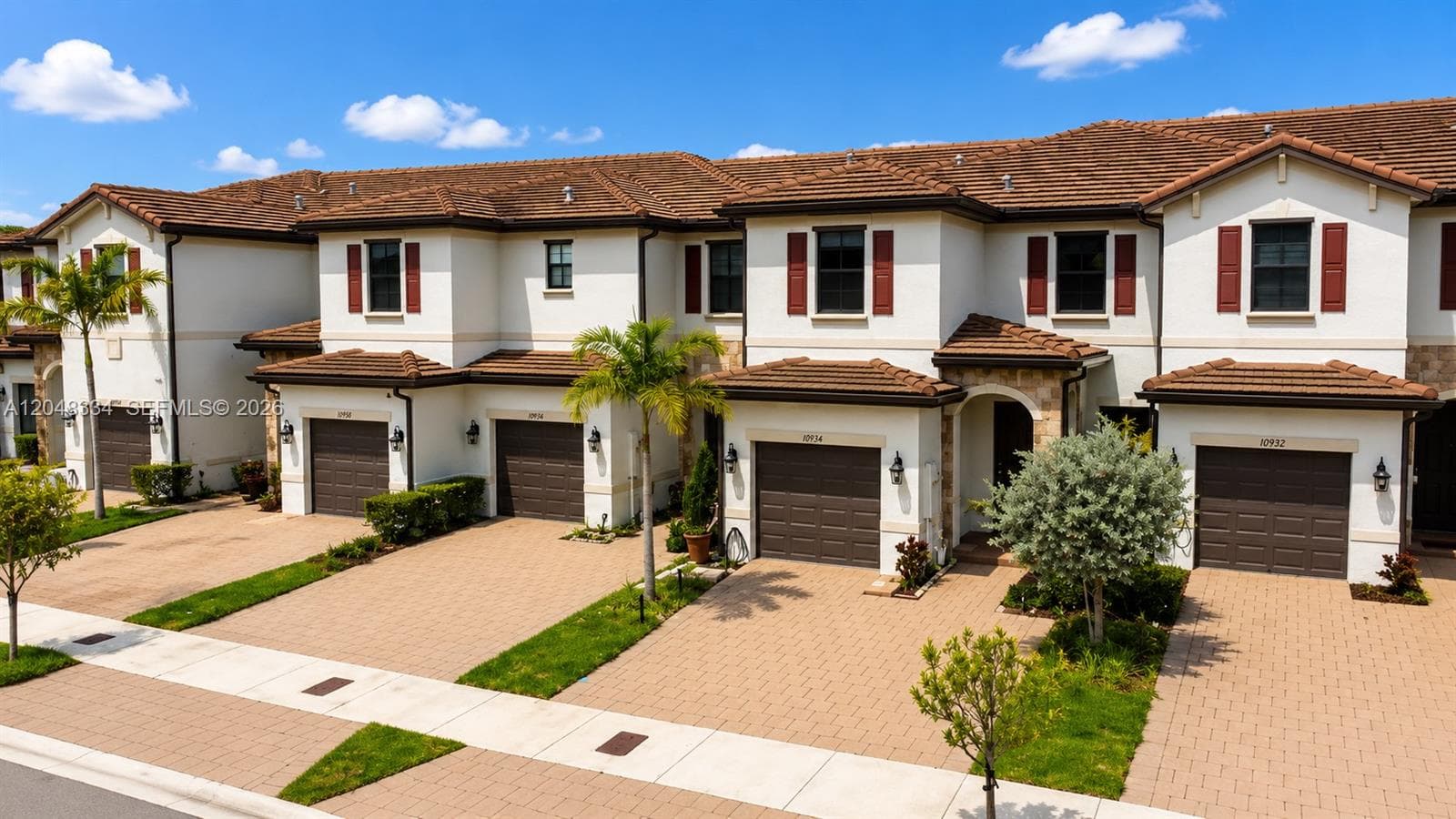 10934 W 33rd Way, Hialeah, FL 33018 photo 4