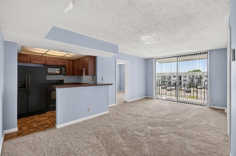 724 Executive Center Drive # 31, West Palm Beach, FL 33401 photo 2