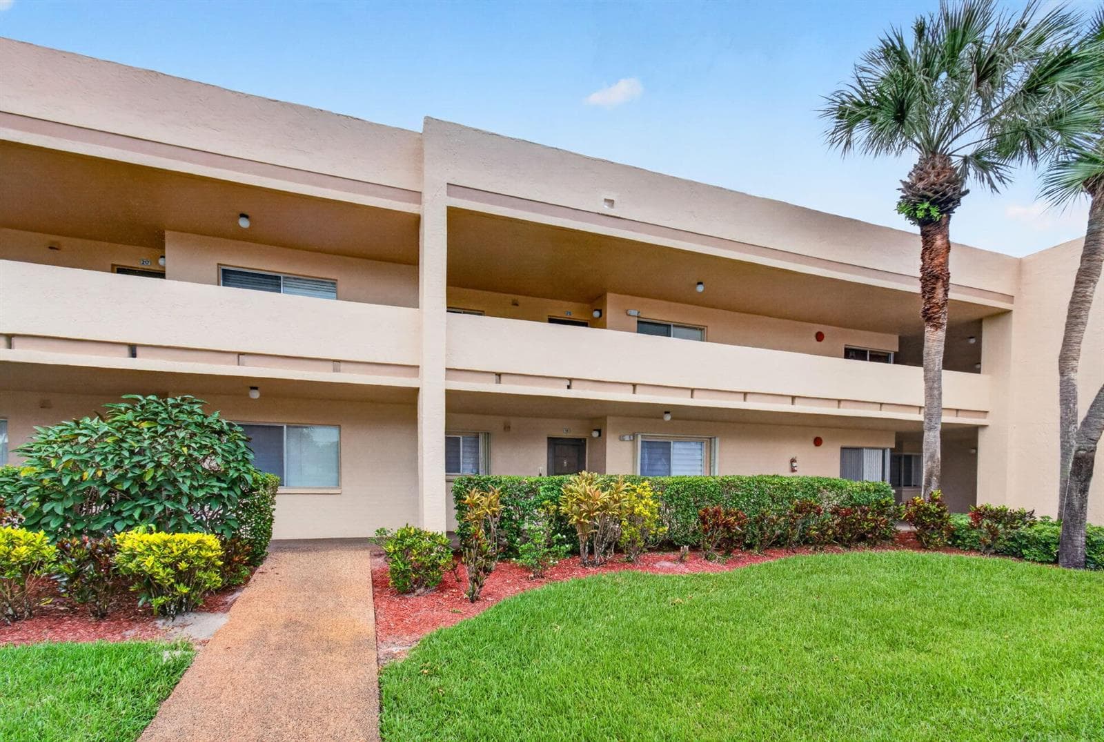 3212 Strawflower Way # 218, Lake Worth, FL 33467 photo 4