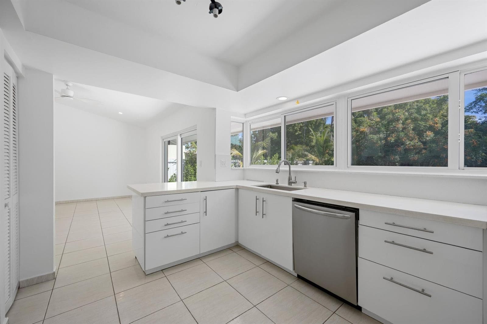 9515 SW 118th Court, Miami, FL 33186 photo 5