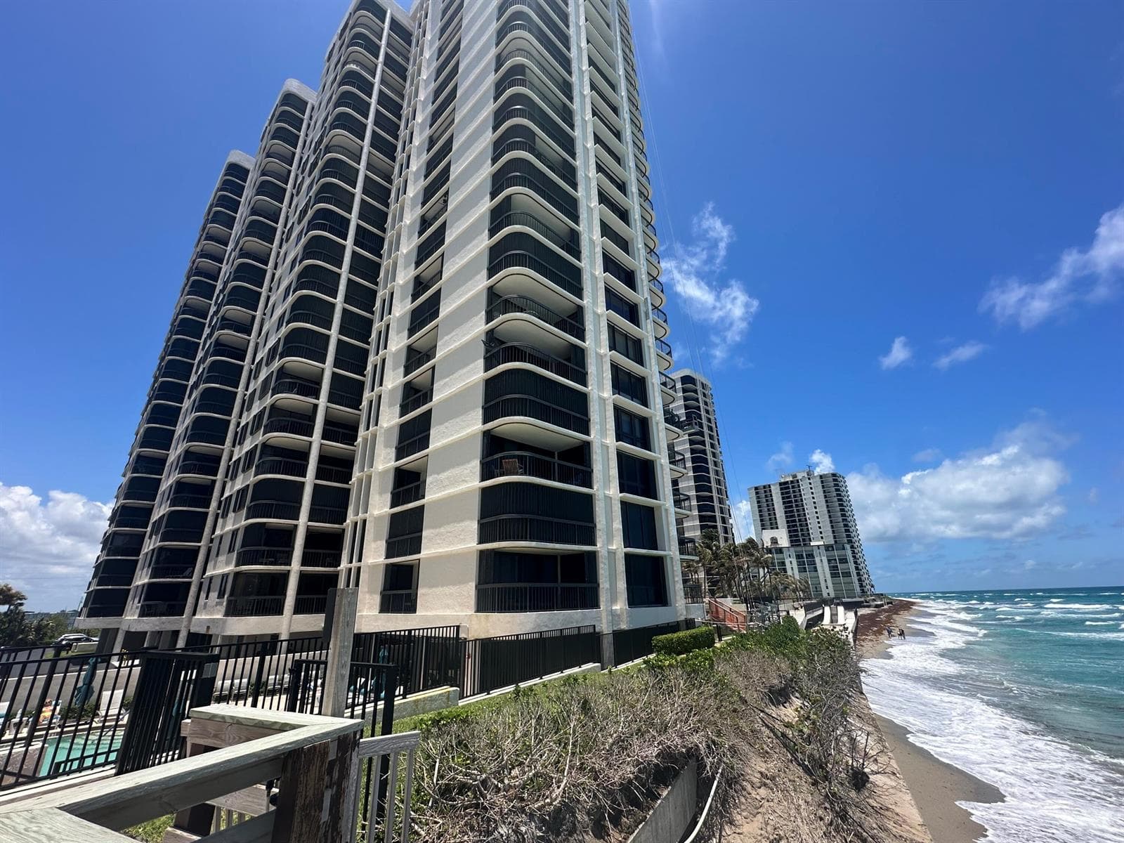 5380 N Ocean Drive # 4e, Singer Island, FL 33404