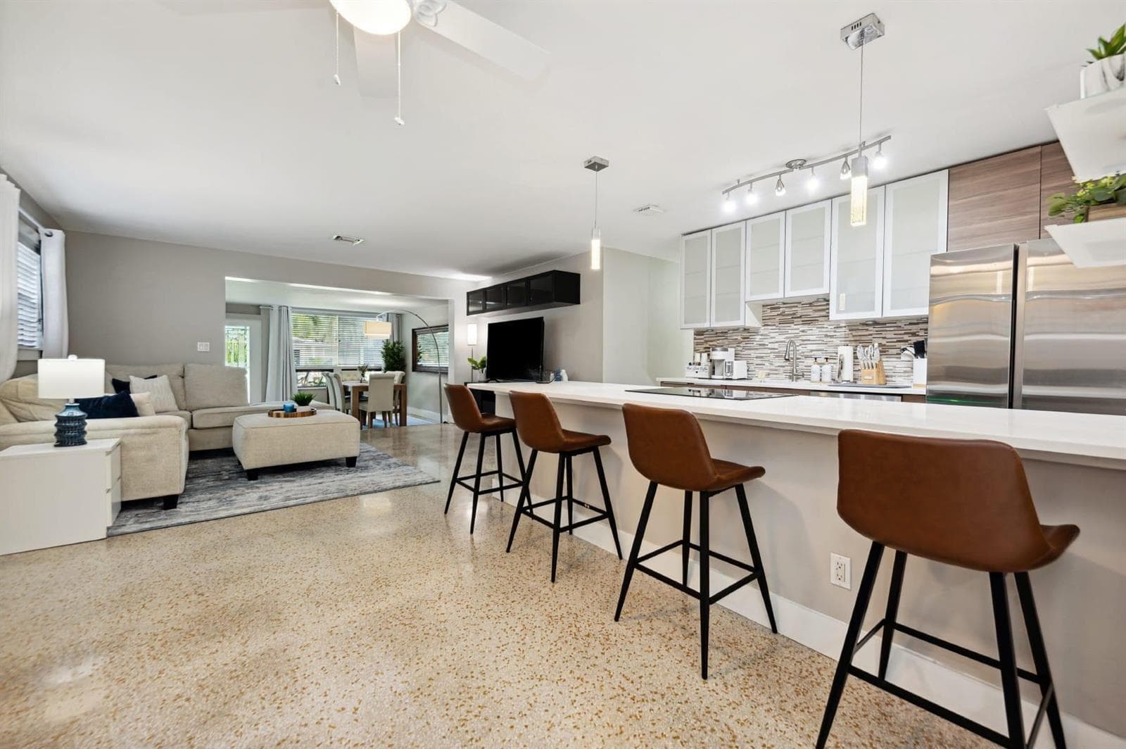 2507 NW 8th Avenue, Wilton Manors, FL 33311 photo 3
