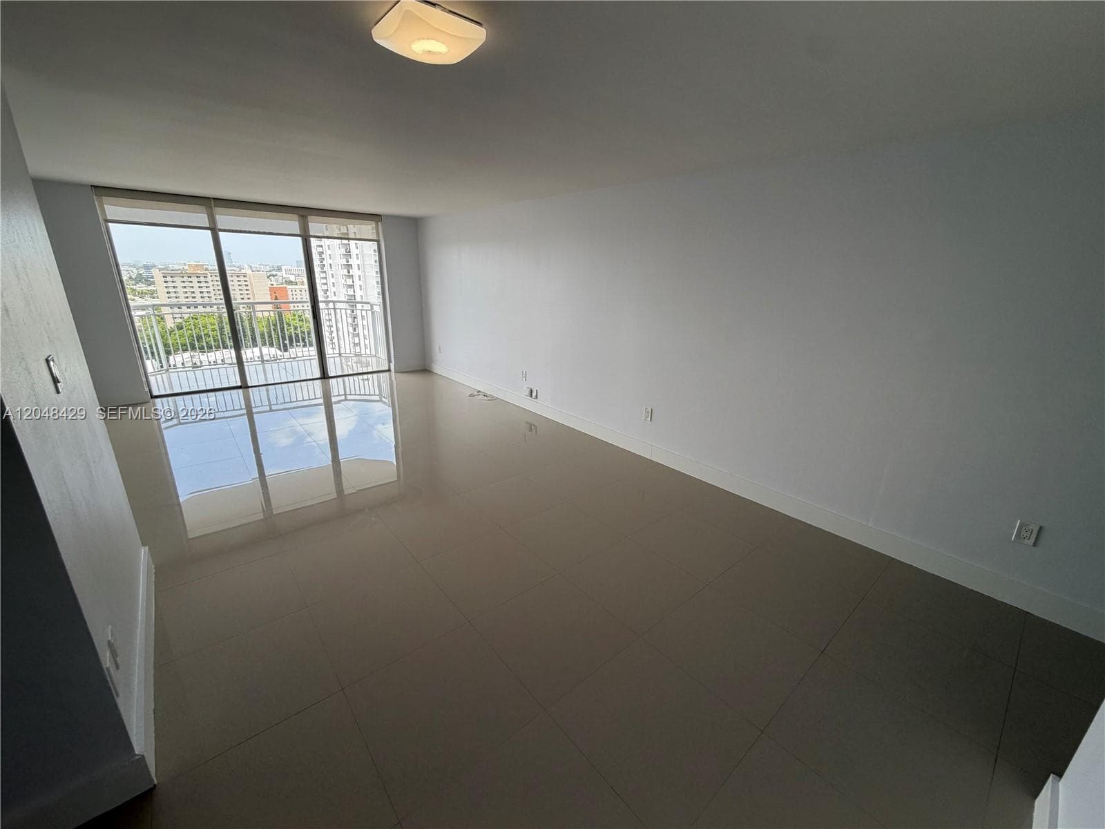 18011 Biscayne Blvd # 1802, Aventura, FL 33160 photo 2