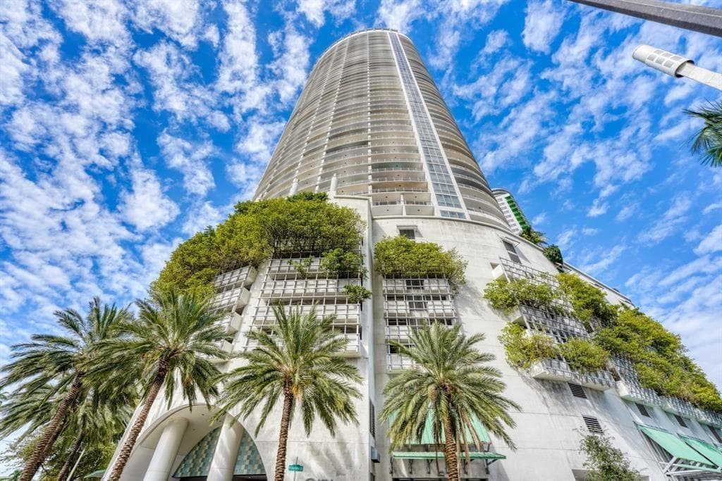 1750 N Bayshore Drive # 2403, Miami, FL 33132 photo 2
