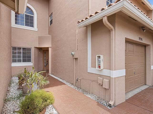 8596 Jade Drive, Tamarac, FL 33321 photo 2