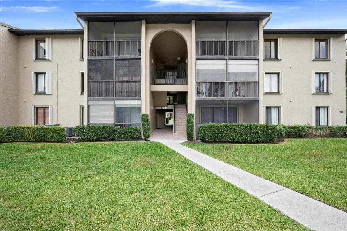 708 Sunny Pine Way # B1, FL 33415