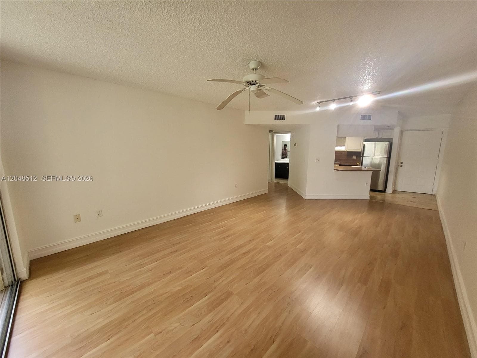 8225 Lake Dr # 405, Doral, FL 33166 photo 2
