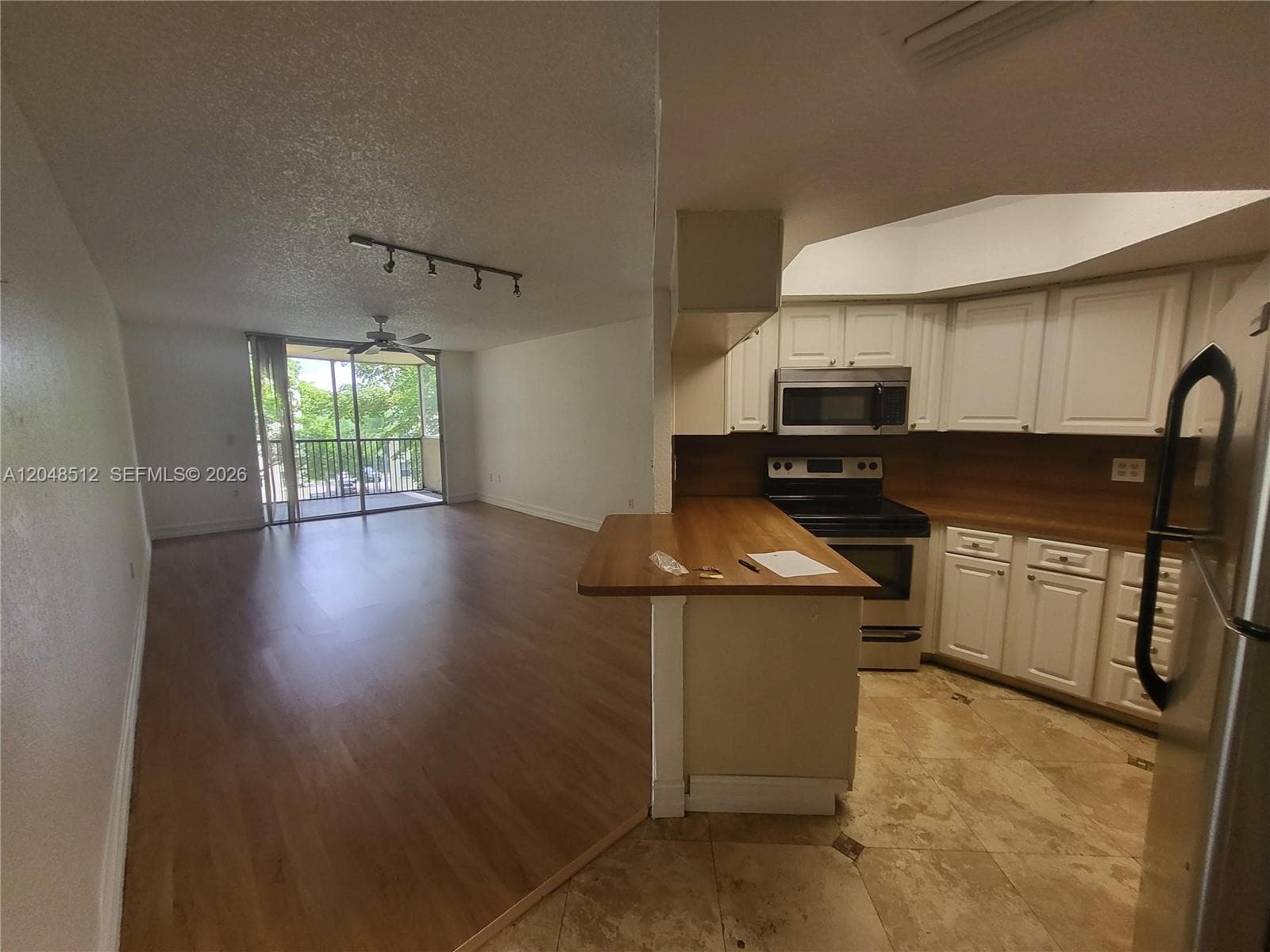 8225 Lake Dr # 405, Doral, FL 33166 photo 3
