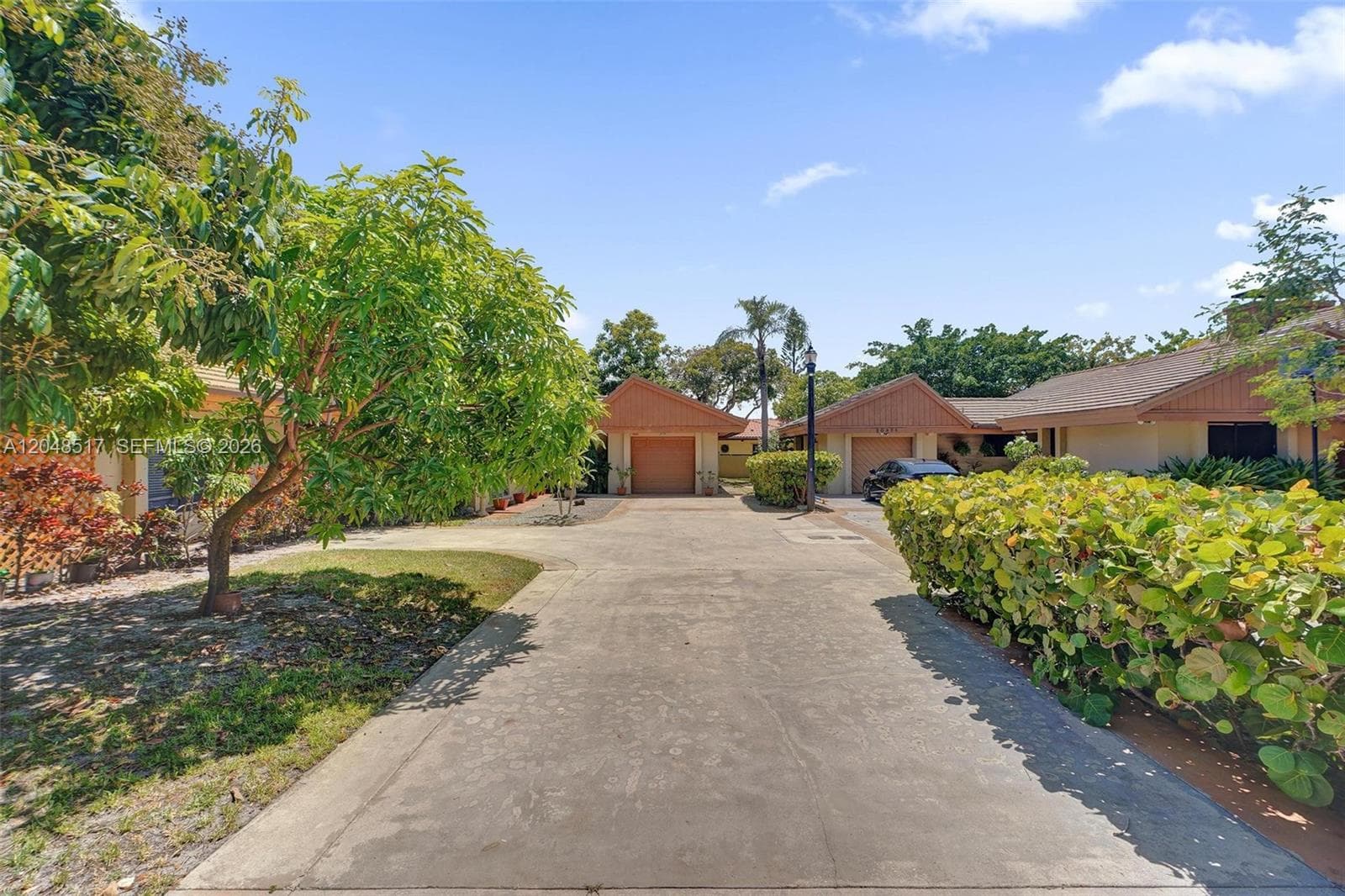 20475 NE 10th Place, Miami, FL 33179 photo 2
