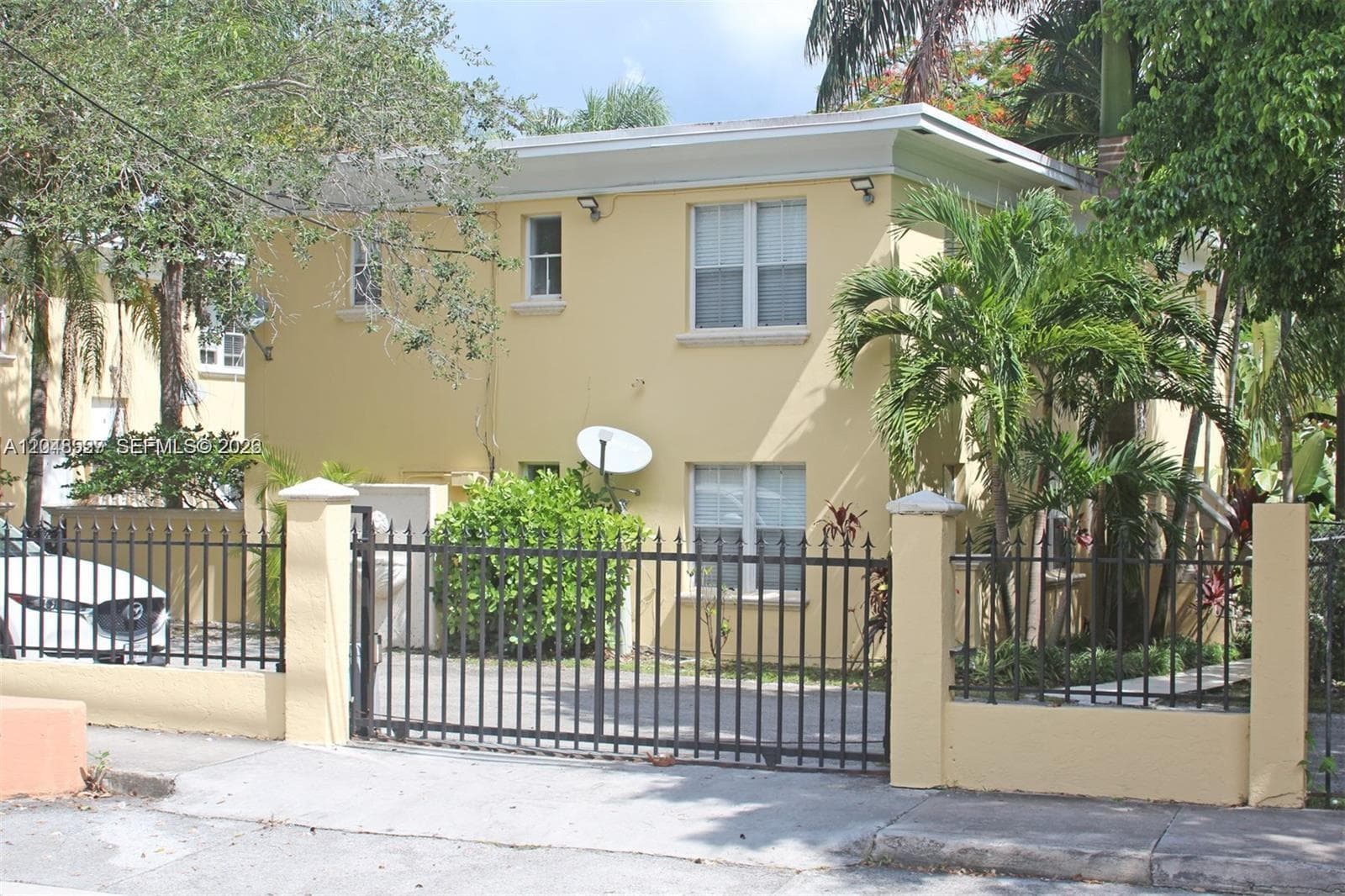 3395 Franklin Ave # D, Miami, FL 33133