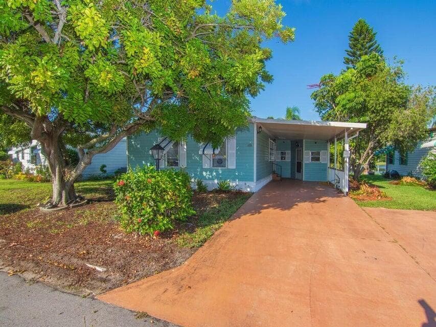 6910 SE Morningside Drive, Stuart, FL 34997 photo 2