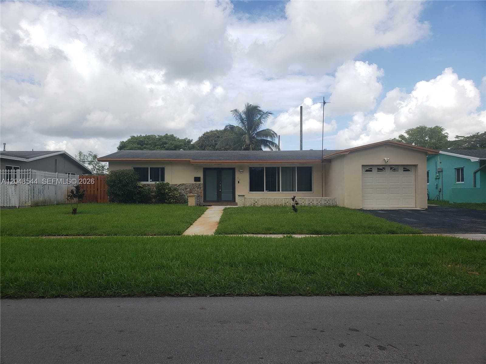 510 SW 70th Ave, Pembroke Pines, FL 33023 photo 2