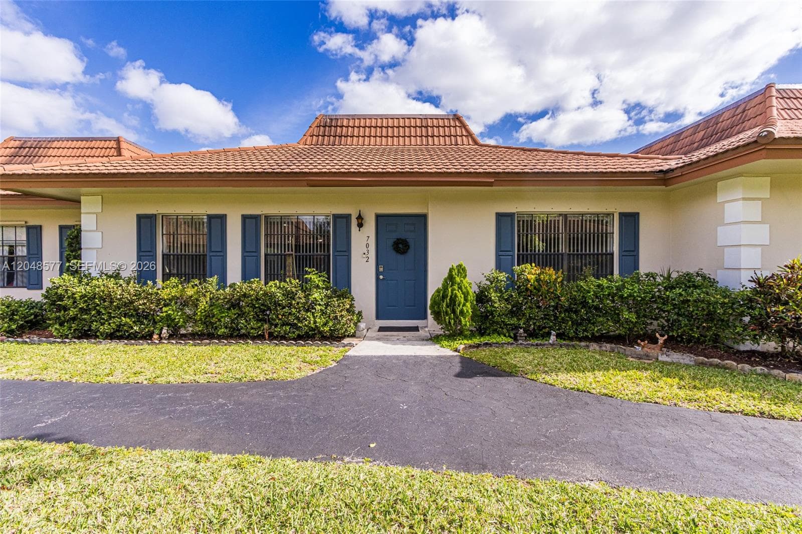 7032 SW 23rd St # 16, Davie, FL 33317 photo 2