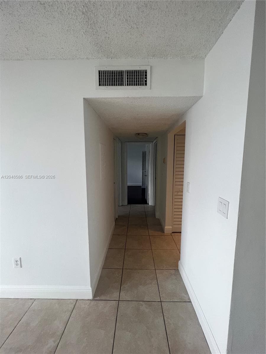 8145 NW 7th St # 405, Miami, FL 33126 photo 4