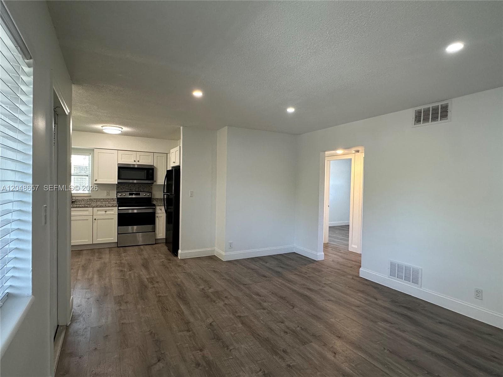 2401 NW 9th Ave # 3, Wilton Manors, FL 33311 photo 2