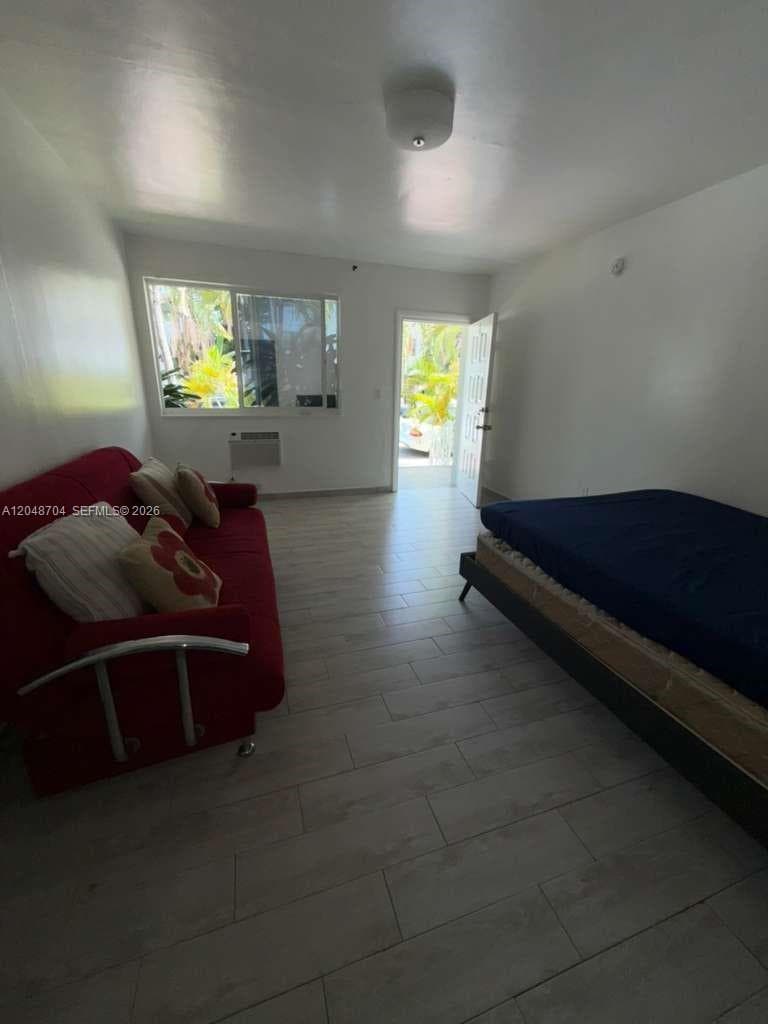 1600 Pennsylvania Ave # 7, Miami Beach, FL 33139 photo 2