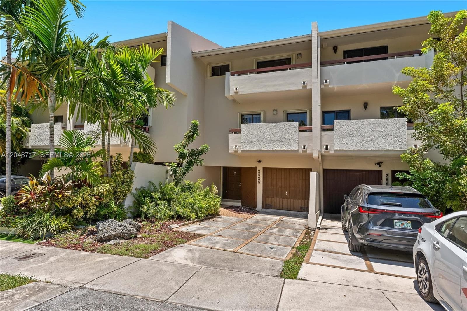 2525 NE 135th St, North Miami, FL 33181 photo 3
