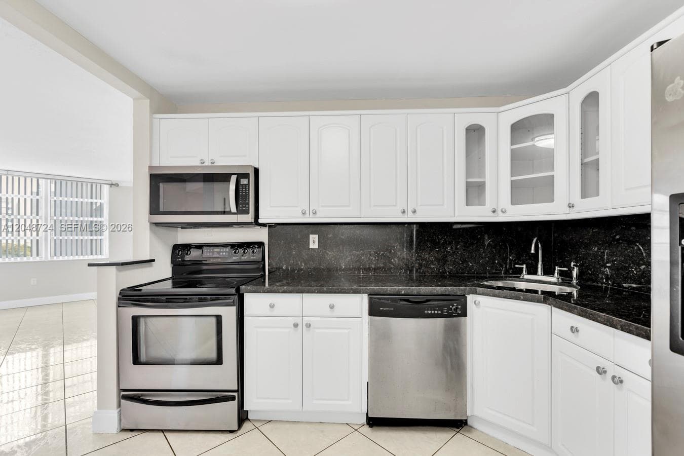 2750 NE 183rd St # 806, Aventura, FL 33160 photo 3