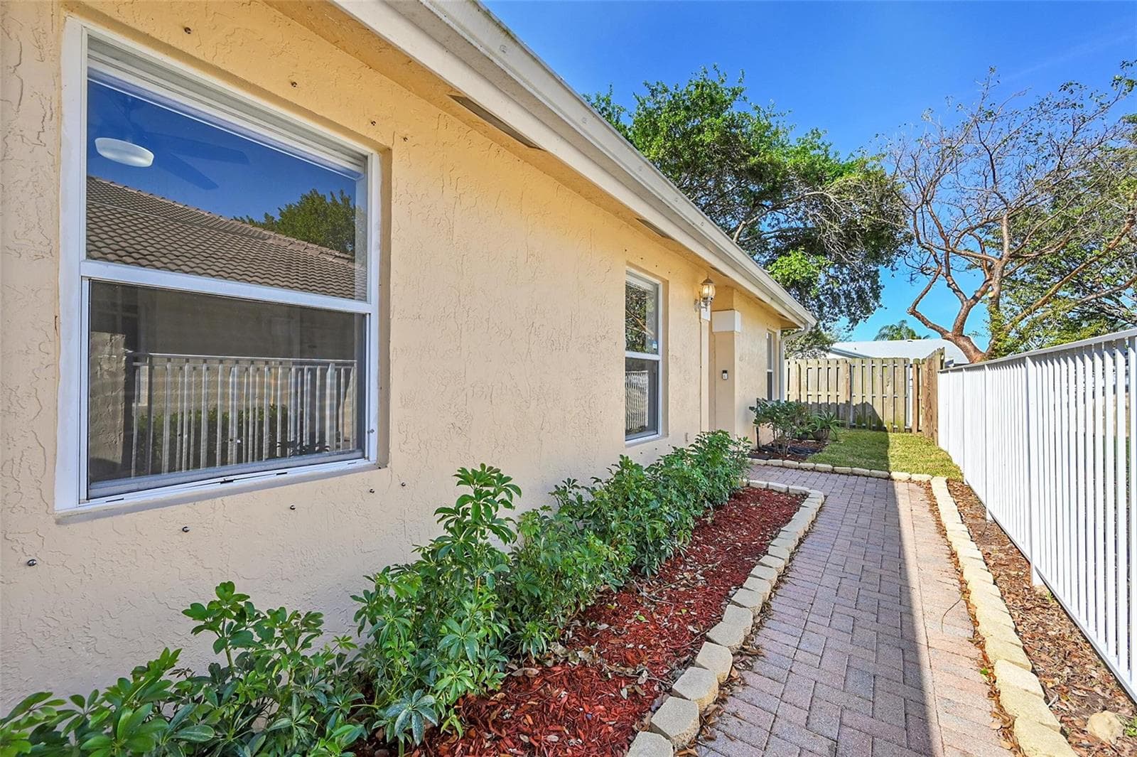 5361 NW 90th Avenue, Sunrise, FL 33351 photo 4