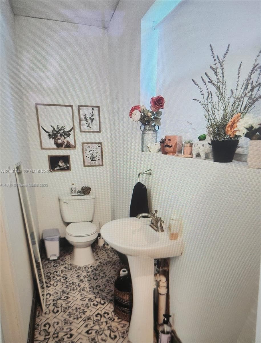 2251 NW 87th Ter, Pembroke Pines, FL 33024 photo 3