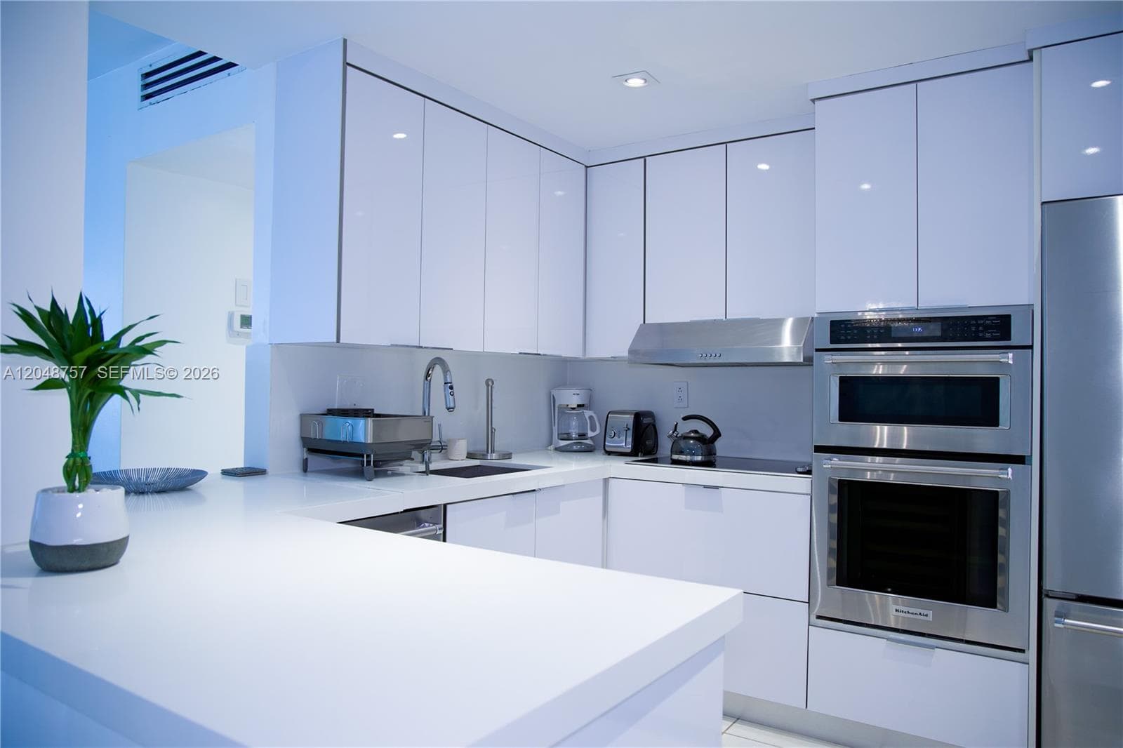 5601 Collins Ave # 1614, Miami Beach, FL 33140 photo 5