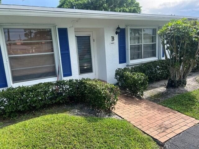 5452 Poppy Place # B, Delray Beach, FL 33484