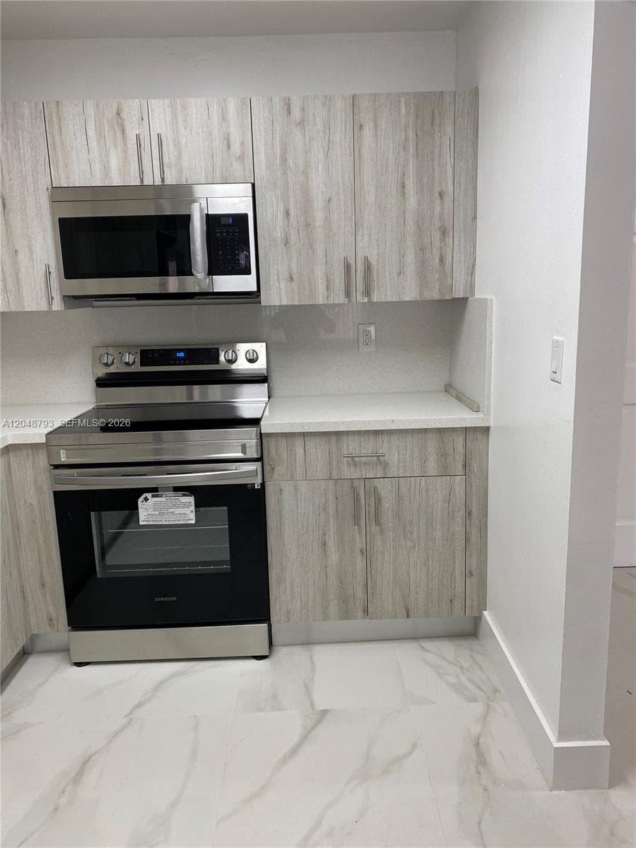 6190 W 19th Ave # 206, Hialeah, FL 33012 photo 3