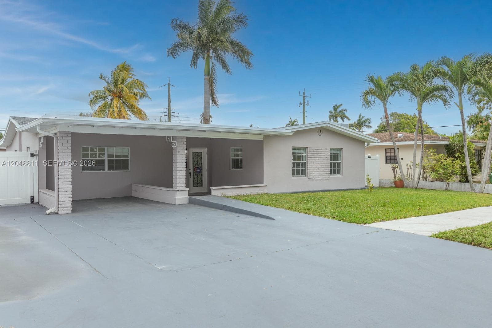 913 NE 2nd St, Hallandale Beach, FL 33009 photo 2