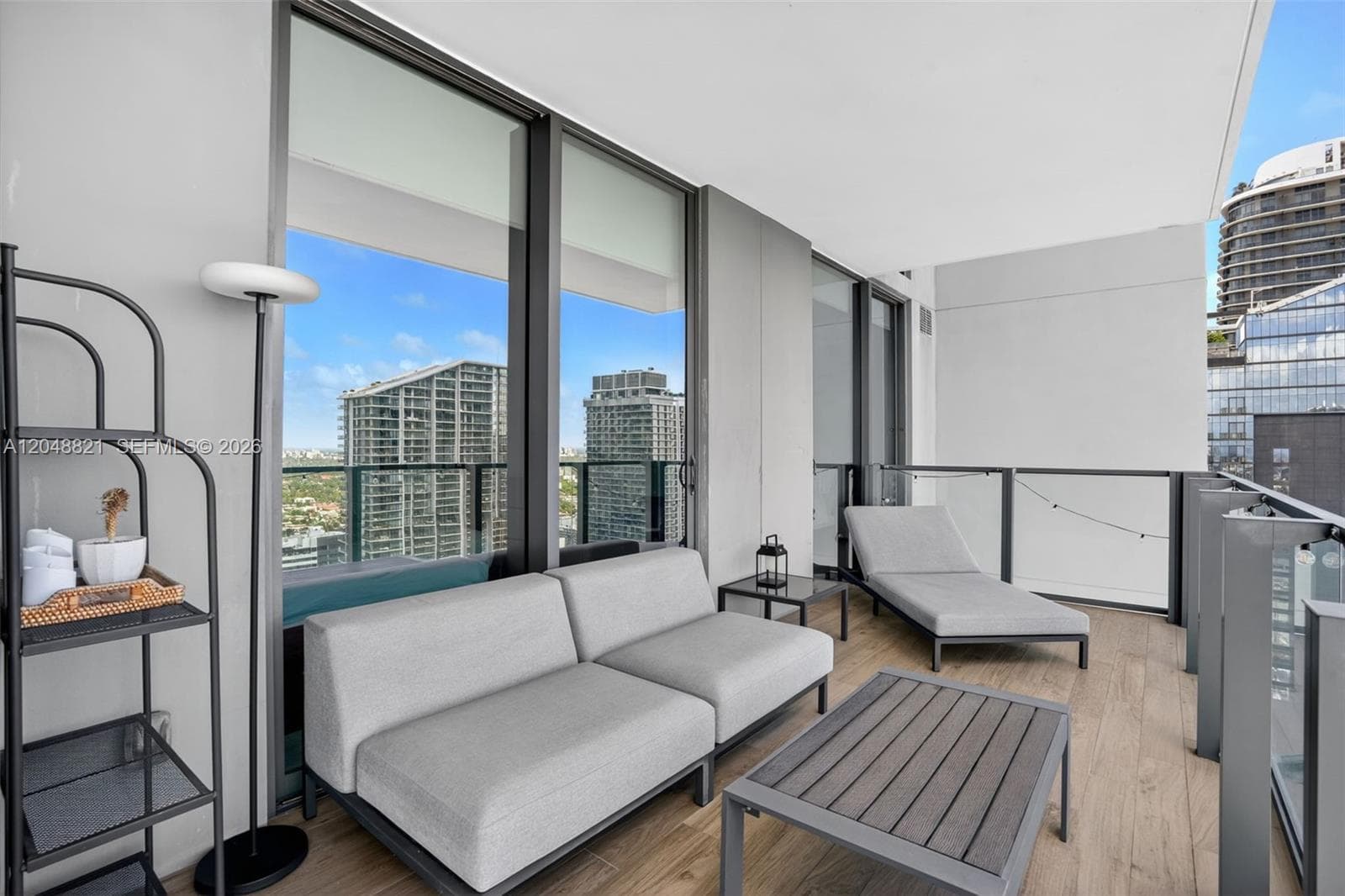 68 SE 6th St # 3710, Miami, FL 33131 photo 3