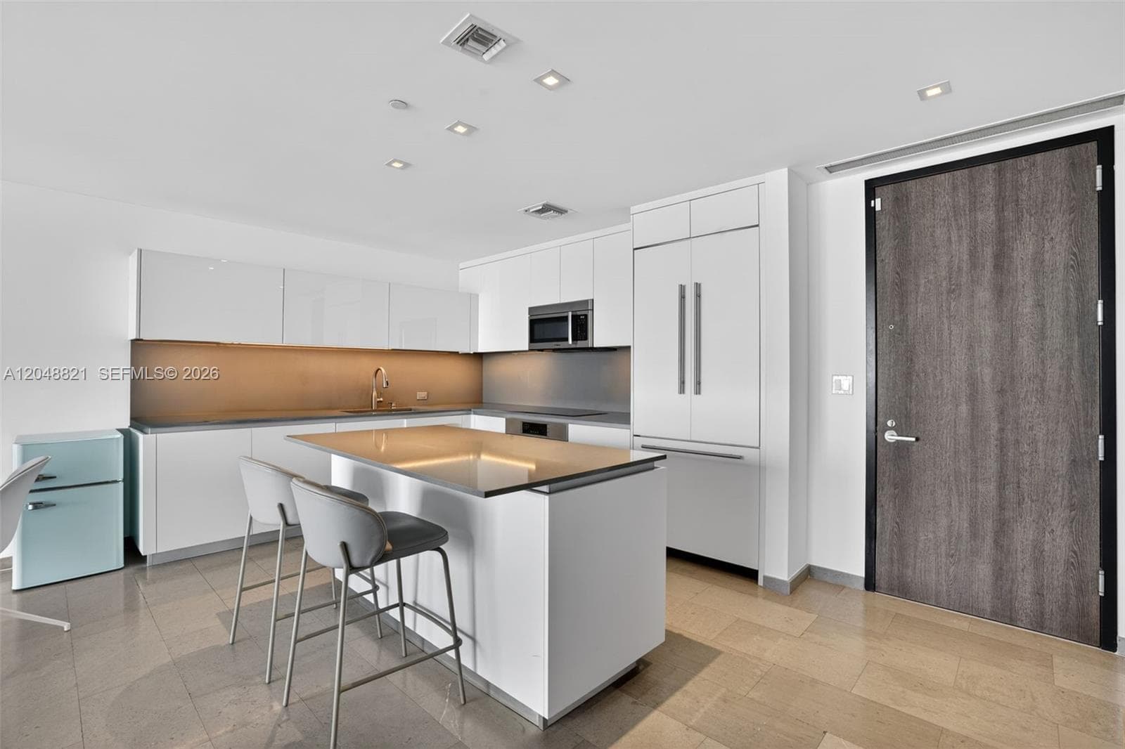 68 SE 6th St # 3710, Miami, FL 33131 photo 4