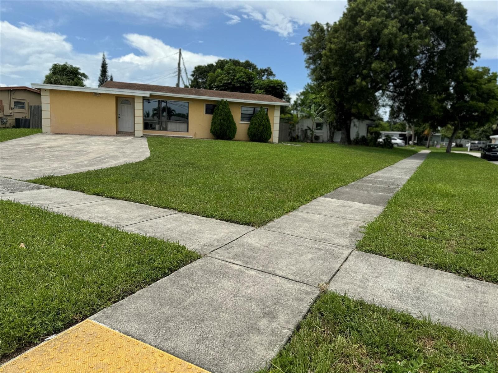 6101 NW 18th Street, Margate, FL 33063 photo 2