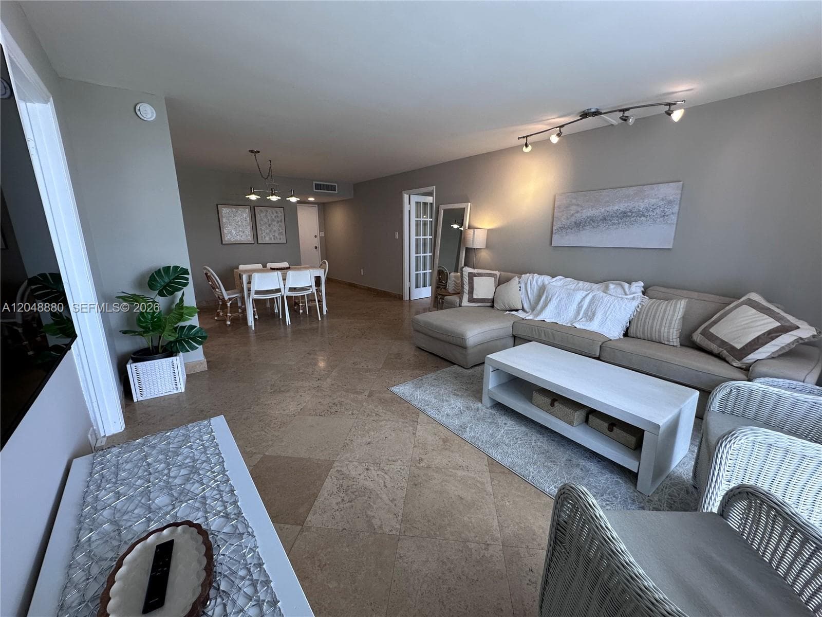 18021 Biscayne Blvd # 702, Aventura, FL 33160 photo 2