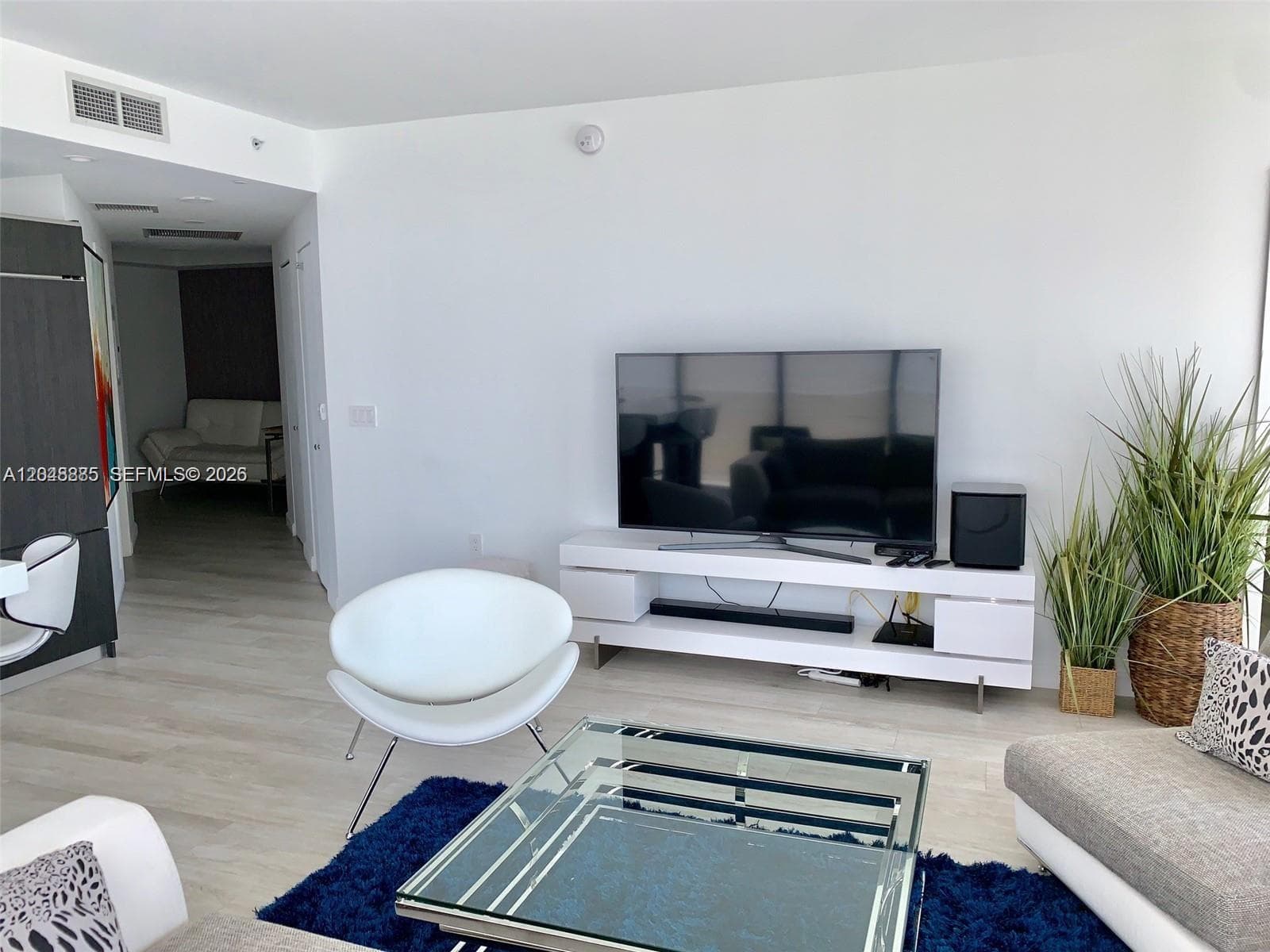 55 SW 9th St # 2706, Miami, FL 33130 photo 3