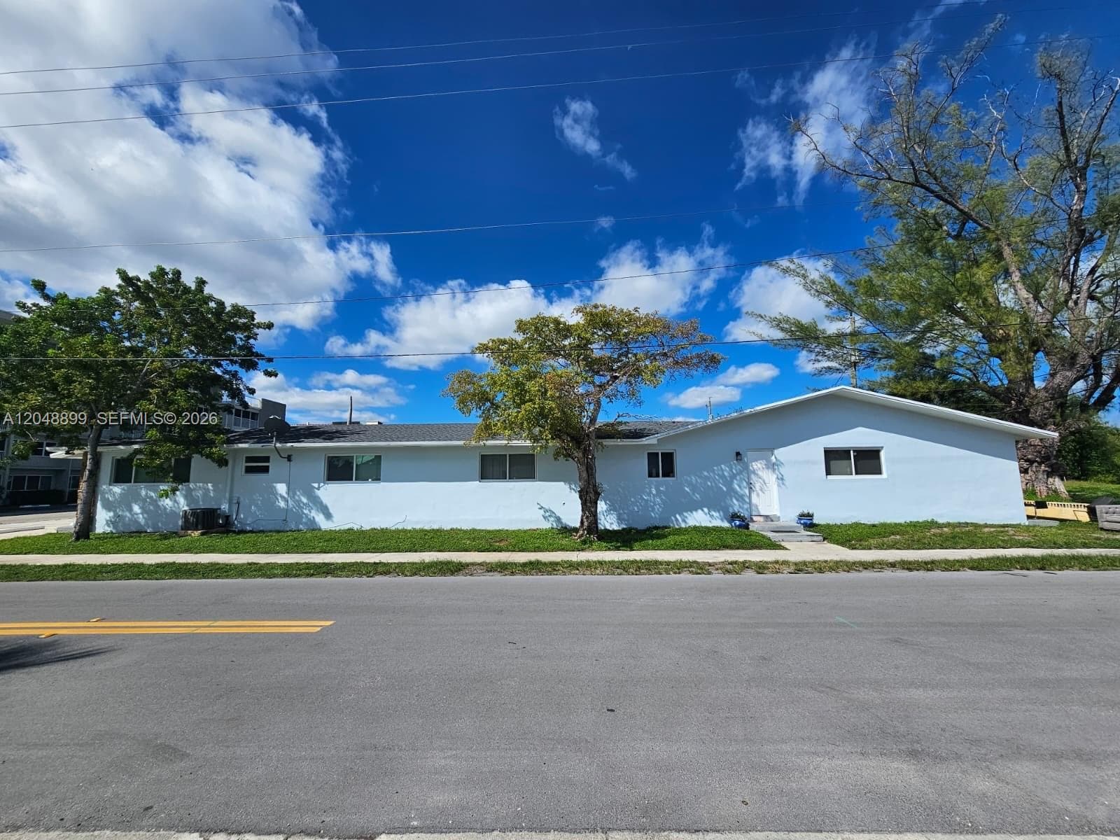 329 SE 2nd St, Hallandale Beach, FL 33009 photo 2