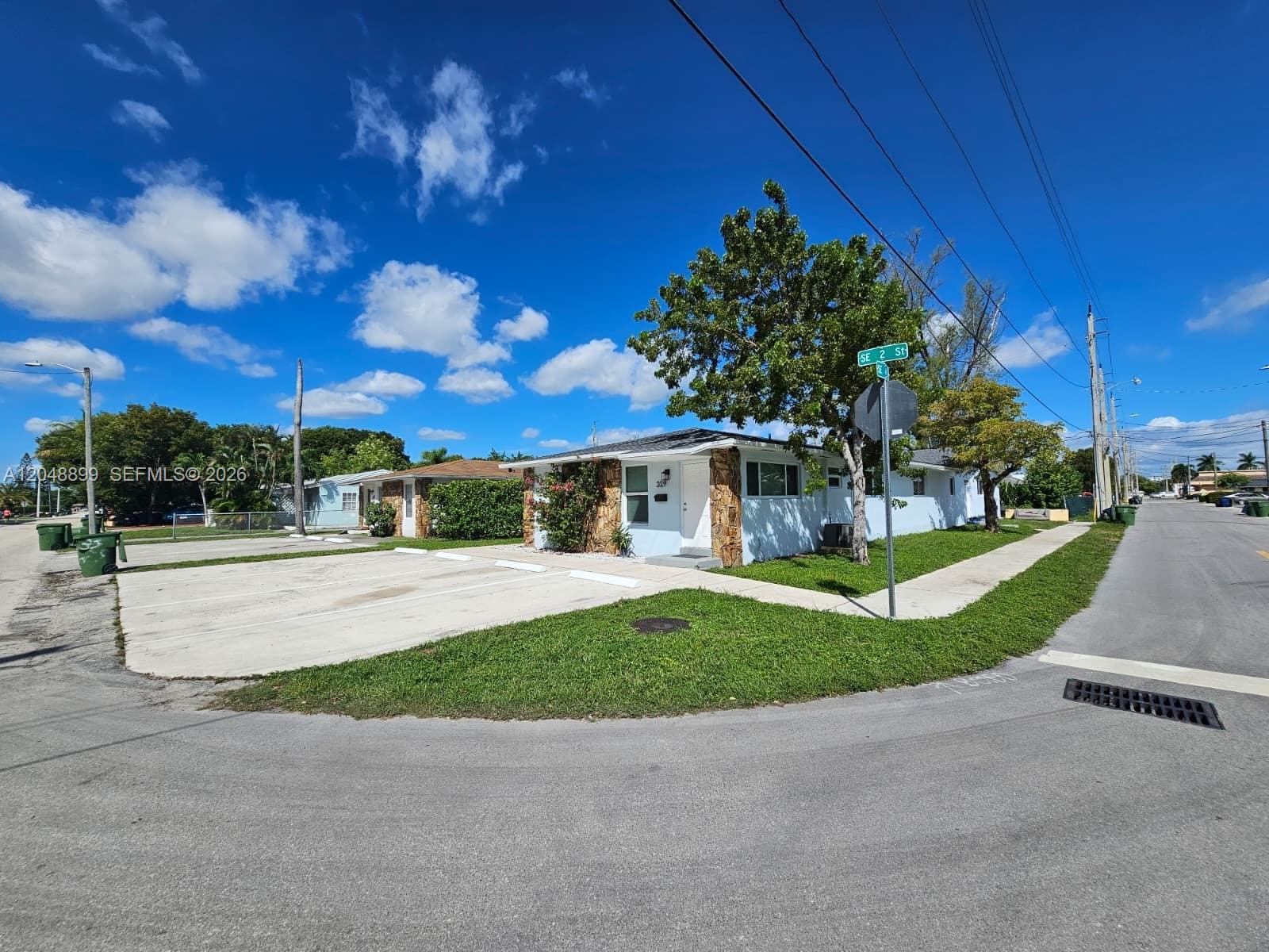 329 SE 2nd St, Hallandale Beach, FL 33009