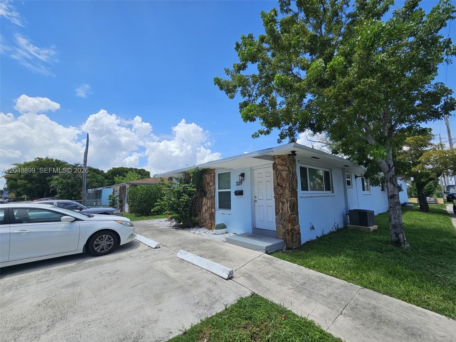 329 SE 2nd St, Hallandale Beach, FL 33009 photo 4