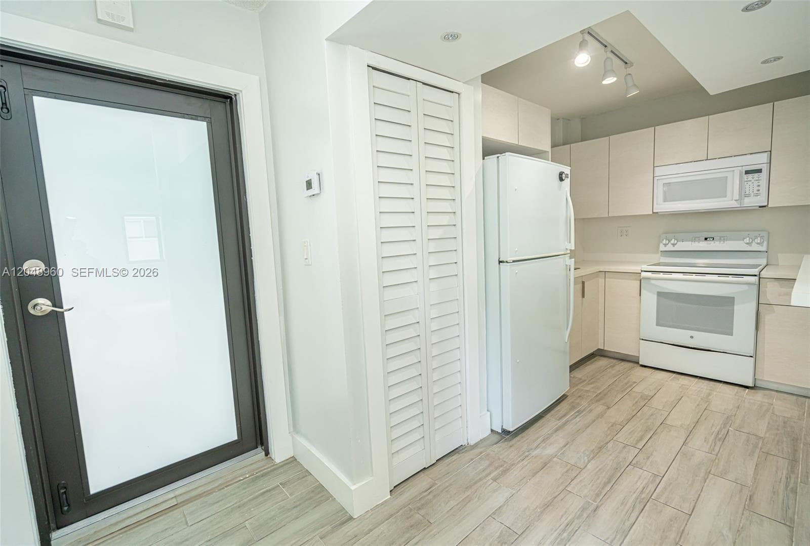 810 Salzedo St # 15, Coral Gables, FL 33134 photo 5