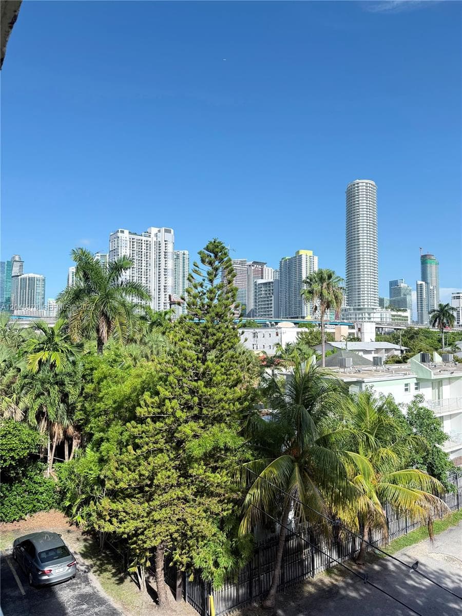 453 SW 2nd St # 306C, Miami, FL 33130 photo 5