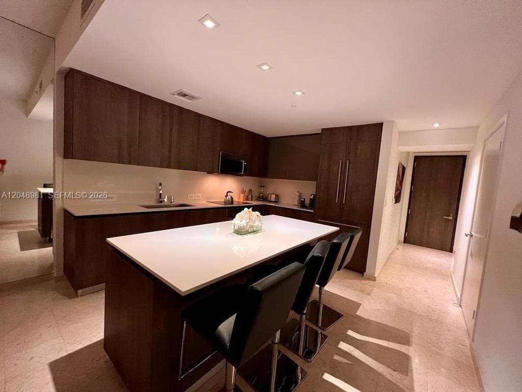 88 SW 7th St # 808, Miami, FL 33130 photo 3