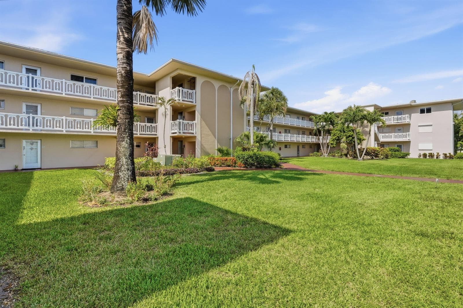 2606 Garden Drive S # 305, Lake Worth, FL 33461 photo 2