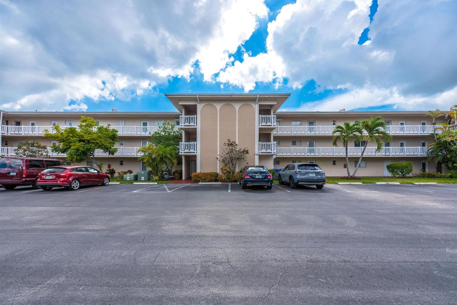 2615 Garden Drive N # 307, Lake Worth, FL 33461 photo 2